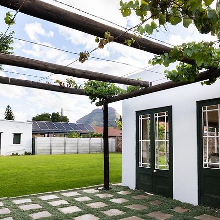 Victorian Square Guesthouse Graaff-Reinet المظهر الخارجي الصورة